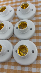 Đui Đèn Trần E27 Loại Phẳng - Đế Nhựa Chống Cháy Chân Đồng Bền Dễ Lắp Đặt Tiện Lợi  Dùng Cho Bóng Đèn LED & Sợi Đốt