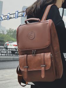High-End Leather Backpack Large Capacity Computer Bag Retro Style Travel Pack for Men And Women Suitable for Students And Business People
