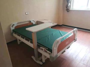 New Medical Dining Table ABS Mobile Height Adjustable Table over Bed Eating Care Table Computer Bedside Table Suspended with Wheels