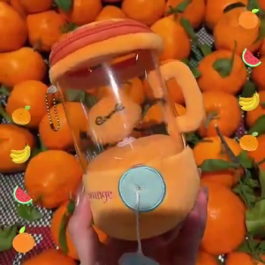 ลิแลค ของเล่นเครื่องปั่นแครอท/ดอกไม้ จี้ห้อยกระเป๋า ตลกแครอทคั้นน้ําผลไม้ของเล่นตุ๊กตา เชือกรูด หมุนตุ๊กตาพวงกุญแจของเล่นตลกๆส่งของขวัญให้เพื่อนๆ