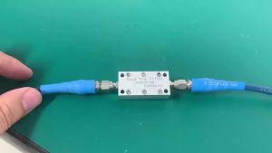 Bộ Lọc Chặn Dải Tần RF 868MHz 915MHz Bộ Lọc Notch SMA Cho Bộ Thu Tín Hiệu Lora SDR FPV Drone Có Khả Năng Loại Bỏ Tín Hiệu Cao 780-1040MHz Máy Thu Tín Hiệu Helium Miner