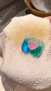 เจลบอลซักผ้า 6 in 1 เจลแคปซูล น้ำยาซักผ้า+น้ำยาปรับผ้านุ่ม หอมนาน 72 ชั่วโมง ใช้ง่าย