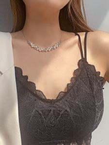 Balan Pearl Necklace: A Stylish & Adjustable Clavicle Chain for Women