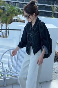 Womens Short Denim Jacket Casual Loose Fit Korean Style Vintage High Waist Top for Small Figures Autumn Fashion 2025