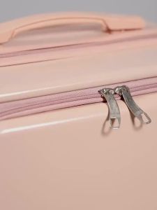 GOTURE กระเป๋าเดินทางขนาด 20/24/26 นิ้วพร้อมที่จับกระเป๋าเดินทางเดินทางด้วยรหัสผ่าน 360 °ล้อสปินเนอร์ด้านหน้าเปิดกระเป๋าเดินทางกระเป๋าเดินทางระหว่างประเทศ กระเป๋าลาก