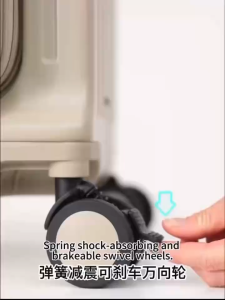 กระเป๋าเดินทางพร้อมช่องเก็บของด้านข้าง และเปิดด้านหน้าได้ สามารถนำขึ้นเครื่องบินได้ ขนาด 20 นิ้ว