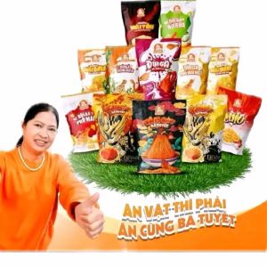 combo 10 gói mix gồm:  2 đùi gà phô mai ngô 2 mái ngói. 2 tăm cay đen   2 đùi gà rong biển 2 mái tôn ăn vặt ăn cùng bà Tuyết ngon tuyệt vời hàng Việt Nam chất lượng