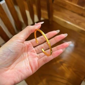 Exquisite Open Hand Bracelet for Women in Golden Color with Frosted Six-pointed Star Design And White Stones Vintage Style