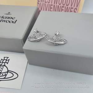[งานปั๊ม] VIVIENNE WESTWOOD MINI BAS RELIEF EARRINGS ต่างหูจากแบนด์ Vivienne งานขายดีอับดับ 1  เครื่องประดับฝังเพชร งานปั๊มโลโก้ด้านหลัง ราคา 89฿ ไม่มีอุปกรณ์