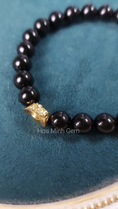 Vòng tay phong thủy đá Mã Não đen size hạt 8 li phối charm lượng vàng xi vàng may mắn | Hoa Minh Gem