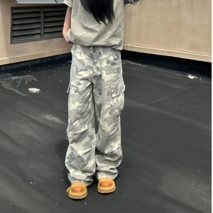 กางเกงทำงานลายพรางทรงหลวมขากว้างสำหรับผู้ชายและผู้หญิง กางเกงขายาวทรงตรงลำลองสำหรับใส่ไปทำงานในฤดูใบไม้ร่วง สไตล์ฮิปฮอปสตรีทแวร์