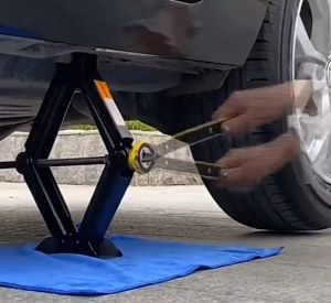 Scissor Jack Garage Tire Wheel Lug Wrench Handle Labor-saving Wrench Phillips Wren Auto Labor-saving Jack Ratchet Wrench