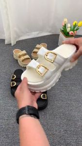 Soft Cloud Sandal Wanita Modern Karet Jelly Outdoor Yang Modis Nyaman Lembut Tahan lama dan Tidak