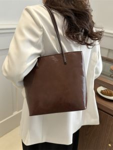 South Korea Satchel Commuter Bag 2024 New Arrival Retro Tote Bag Easiest for Match Fancy Large Capacity Shoulder Underarm Bag