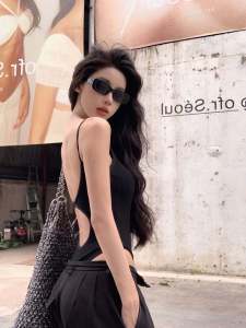 เสื้อกั๊กสายเดี่ยวสีดำ เสื้อชั้นในเซ็กซี่ แขนกุด ทรงเข้ารูป แฟชั่นฤดูร้อน ผ้าไนลอนผสมอะซิเตทสำหรับผู้หญิง อายุ 18-24 ปี