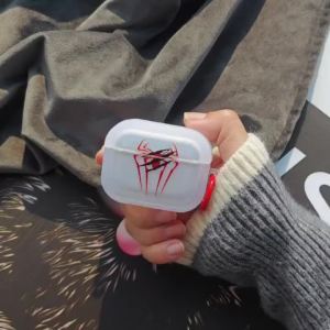 适用于Marvel  claw mark   case suitable for AirPods 1 2 3 4 Pro2  case