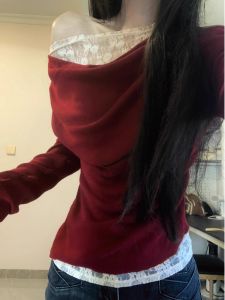 Red Lace Splice Slim Fit Long Sleeve T-Shirt Womens Chic Shoulder Baring Base Shirt Autumn Fashion Casual Creative Pattern