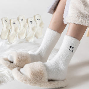 【♡Lovely girls house♡】ถุงเท้าสีขาวอบอุ่นพลัสกำมะหยี่ฤดูหนาวสำหรับผู้หญิงหญิงสาวกลางลูกวัวน่ารัก Ins ถุงเท้าอบอุ่นขนยาวเนื้อหนาทันสมัย