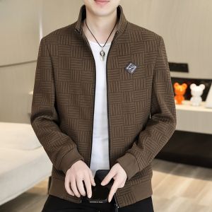 HENGYUANXIANG | แจ็คเก็ตคอตั้งลายสก็อตสุดเท่สำหรับผู้ชาย เสื้อคลุมกันหนาวแบบลำลอง ทรงหลวม แขนยาว ปกติ แจ็คเก็ตฤดูใบไม้ผลิและฤดูใบไม้ร่วง