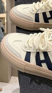 Sepatu Olahraga Elegan & Stylish: Pilihan Terbaik untuk Anda