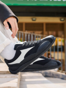 Warrior | Vintage Lightweight Athletic Shoes
