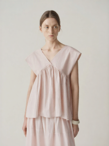 INSIS FEMME | Cotton-Linen Artistic Style Short Flare Sleeve V-Neck Pleated Top