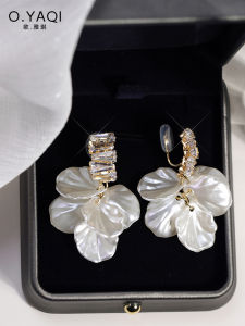 Elegant White Flower Non-Pierced Clip-On Earrings Womens Fashion Jewelry Ear Cuff Sweet Style Alloy Gold Plated  out