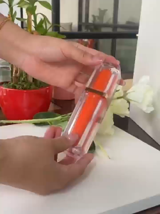 Fivefold vitamin C tone-up cream VC Bare Faced Cream makeup Cream 五重VC素颜霜遮瑕保湿懒人妆前隔离V-C懒人霜美白遮瑕自然提亮素颜身体霜 Concealer Moisture Student Office workers