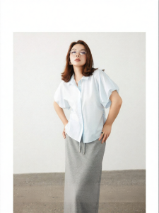 Classic Turn-down Collar Lantern Sleeve Waist-accentuating Shirt