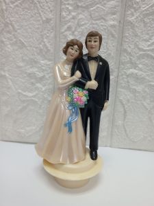 5.5 inches Bride and Groom cake topper