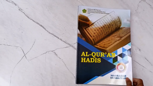 Buku Siswa Al Quran Hadis Kelas 3 MI KEMENAG KMA 183