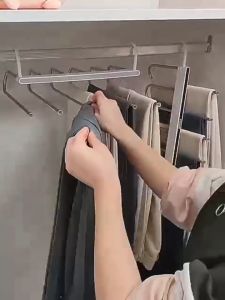 ECOCO ไม้แขวนกางเกง สแตนเลส ราคาที่โชว์ 6 ตัว ประหยัดพื้นที่ใช้งาน สามารถแขวน ผ้าขนหน กางเกง