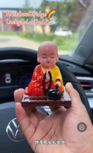 Solar-Powered Praying Monk Figurine – Meditation & Serenity Decor (New-Yellow+Red)