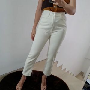 Celana Jeans Putih Y006: Gaya Santai & Nyaman Musim Panas