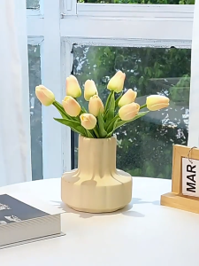 Nordic Plastic Flower Vase Art Modern Vase Imitation Ceramic Minimalist Desk Vase Home Decor