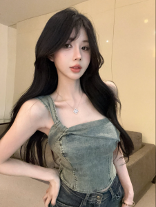 GUZILIAN | Áo vest denim một bên vai cho nữ mùa hè kiểu Thái gợi cảm một bên vai xương cá áo ngắn cổ chữ V phong cách đường phố độc đáo và đẹp