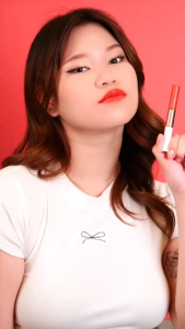 Giffarine Matte & Shine Duo Lipstick 2-in-1 Long-Wear Lip Color Glossy Finish