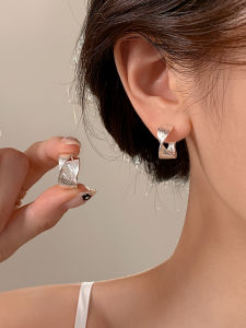 999 Silver Wired Wrapping Earrings Womens High-End Sensation New 2025 Popular Small Niche Design Ear Jewelry out
