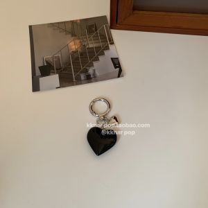 Affordable Luxury Style ~ Pearl Bows Keychain Chic Classy Ins Korean Simple Easiest for Match Black Heart Ornaments for Women