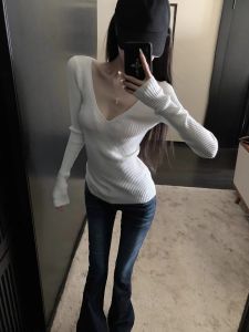 เสื้อสเวตเตอร์ถักคอวีแขนยาวผู้หญิง ทรงสลิมฟิต แฟชั่นฤดูใบไม้ร่วง/ฤดูหนาว ลำลอง สีสันสดใส เสื้อชั้นใน