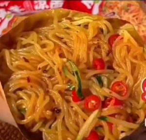 260g Low Calories Ready To Eat Sour & Spicy Konjac Noodles 减脂期推荐 低卡酸辣魔芋凉面 开袋即食魔芋凉面