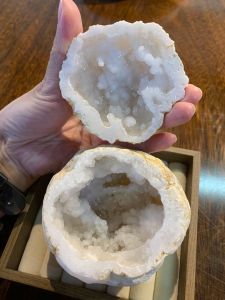 Moroccan Super Sparkly White Quartz Geode 🇲🇦🤍 摩洛哥🇲🇦闪闪亮晶晶白水晶聚宝盆