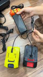 Sạc pin STARKER 21V SK-ADTF3A 2 cổng adapter 3A có quạt