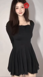 มินิเดรส แขนยาว คอสี่เหลี่ยม ผ้า Rib กระดุมจริง ลูกไม้ที่คอ กระโปรงทรงเอ สีเทา/ดำ พร้อมส่ง #9400