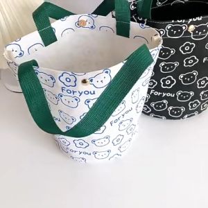 LHMoonlight ส่งไวมาก กระเป๋าผ้าสะพายข้างแฟชั่น ช่วยลดโลกร้อน ดีไซน์สวยน่ารัก มีให้เลือก 5 ลายสุดปัง รูปทรงสี่เหลี่ยมใบใหญ่ ใส่ของได้เยอะจุใจ สะพายได้หลายโอกาส สาวๆต้องมี