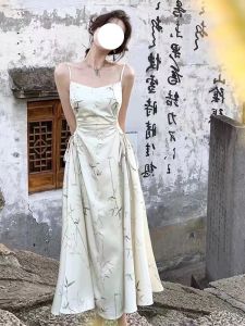 ชุดเดรสยาวแขนกุดพิมพ์ลายผูกโบว์เอวสูงสไตล์หวานสำหรับฤดูร้อน ชุดเจ้าหญิงหลวมๆ กระโปรงทรงเอ คอวี แขนกุด