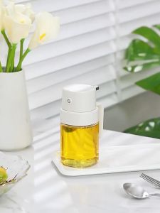 ขวดใส่น้ำมัน หัวฉีดแบบสเปรย์ 200ml ขวดแก้วใส่น้ำมัน หนาอย่างดี ขวดแก้วใส่ซอสปรุงรส ขวดสเปรย์ ใส่ซอส อุปกรณ์ในห้องครัว ขวดใส่เครื่องปรุง ขวดสเปรย์ ขวดแก้ว