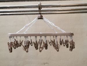 24 Clips Rectangular Plastic Hanger Drying Rack Rotatable Hanger #728 Uniglobal