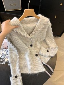 เสื้อสเวตเตอร์ถักคอสีน้ำเงินสไตล์เกาหลีสำหรับผู้หญิง แขนยาว ทรงหลวม แขนยาว ปกโปโล ผ้าขนสัตว์ ฤดูใบไม้ร่วง 2025