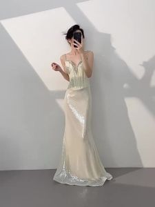 Champagne Gold Glamorous Banquet Mermaid V-Neck Evening Dress